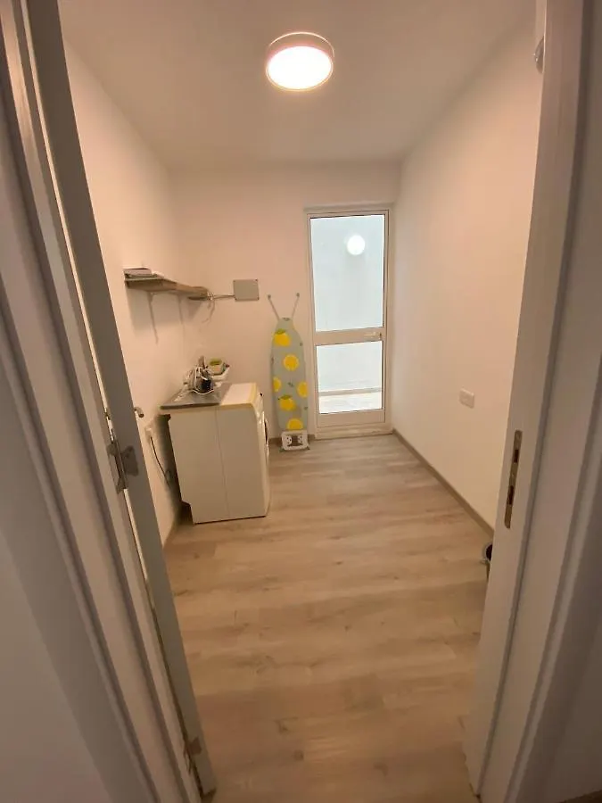 Modern Apartment With Large Outdoor Area - Sleeps 7, Close To Malta International Airport Luqa