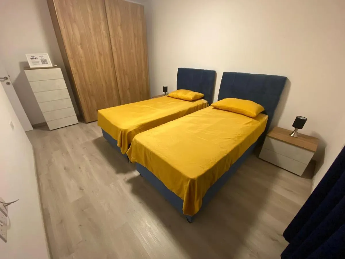 Modern Apartment With Large Outdoor Area - Sleeps 7, Close To Malta International Airport Luqa