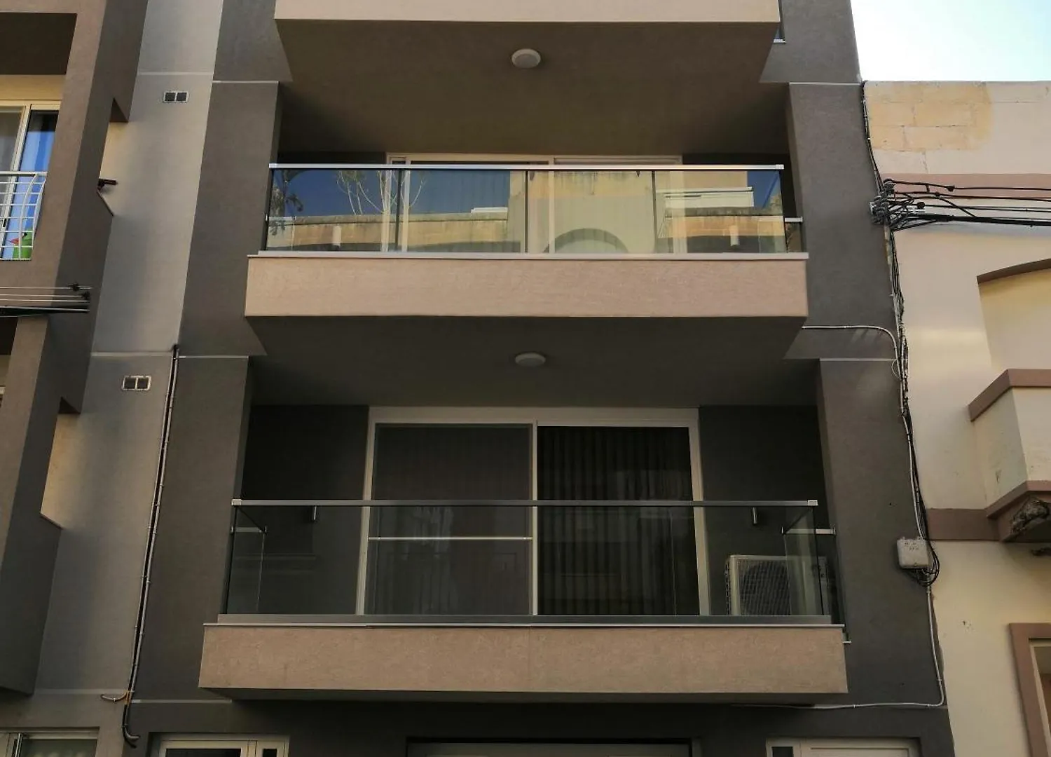 Modern Apartment With Large Outdoor Area - Sleeps 7, Close To Malta International Airport Luqa