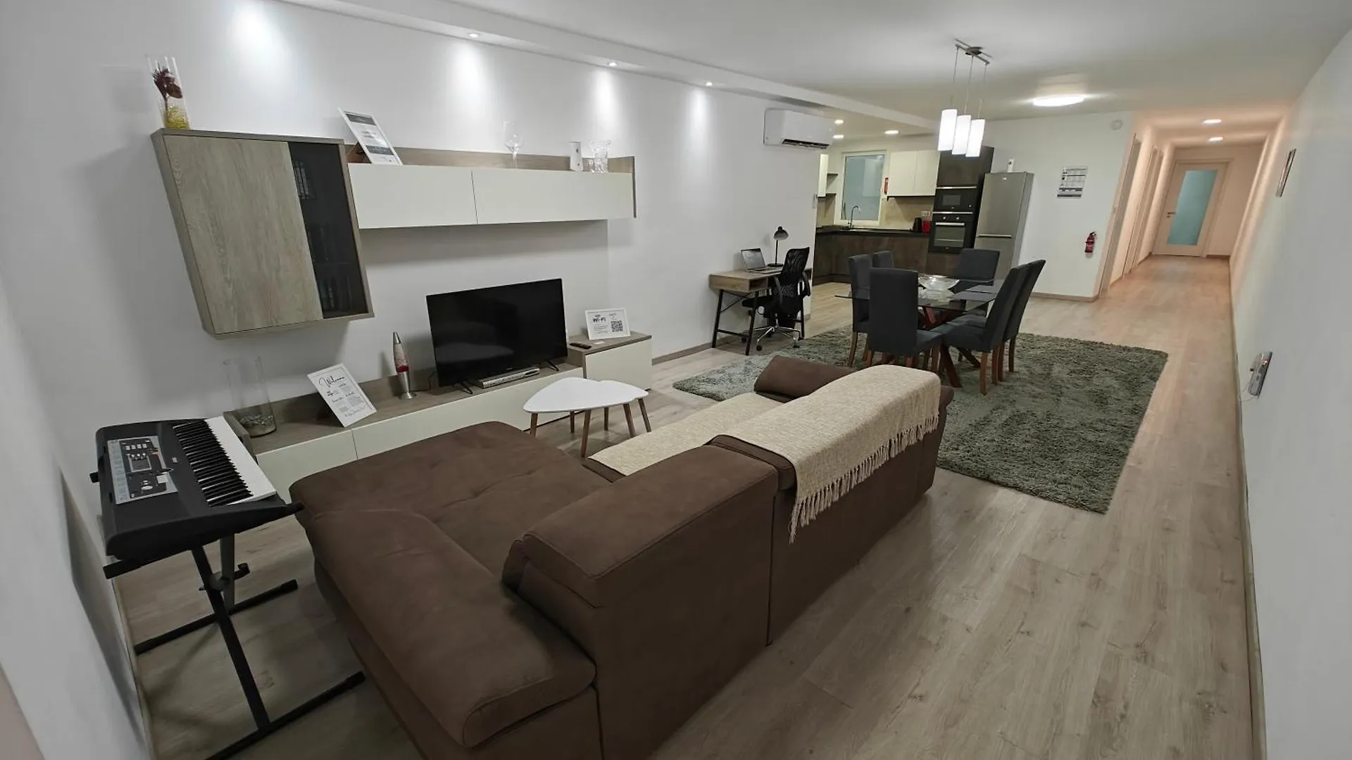 Modern Apartment With Large Outdoor Area - Sleeps 7, Close To Malta International Airport contacts