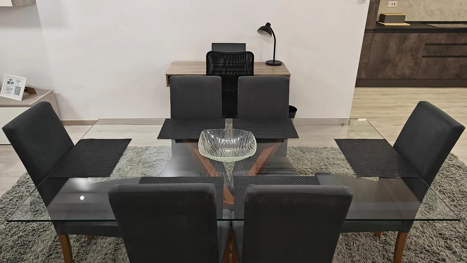 Modern Apartment With Large Outdoor Area - Sleeps 7, Close To Malta International Airport Luqa