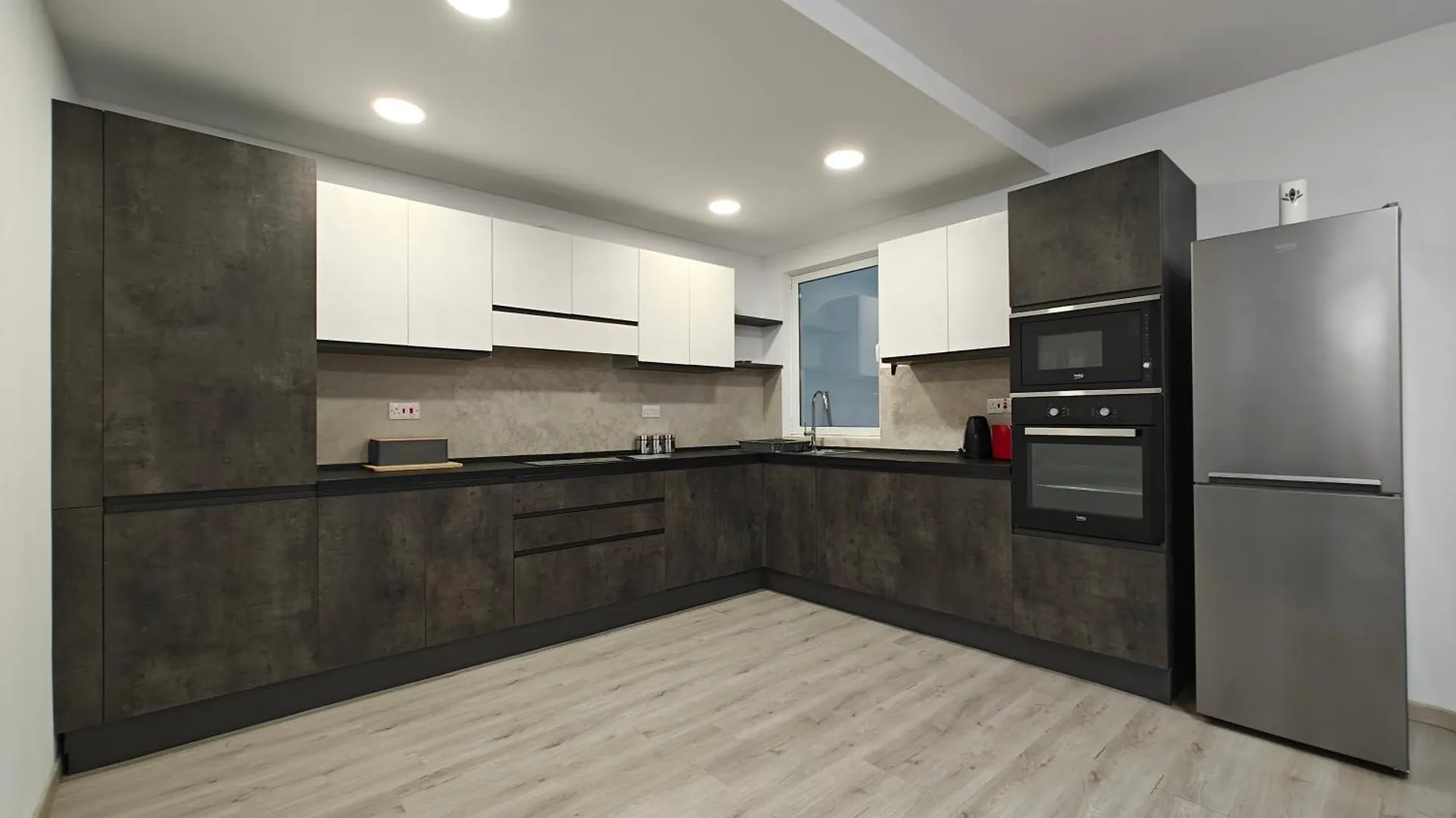 Modern Apartment With Large Outdoor Area - Sleeps 7, Close To Malta International Airport Luqa